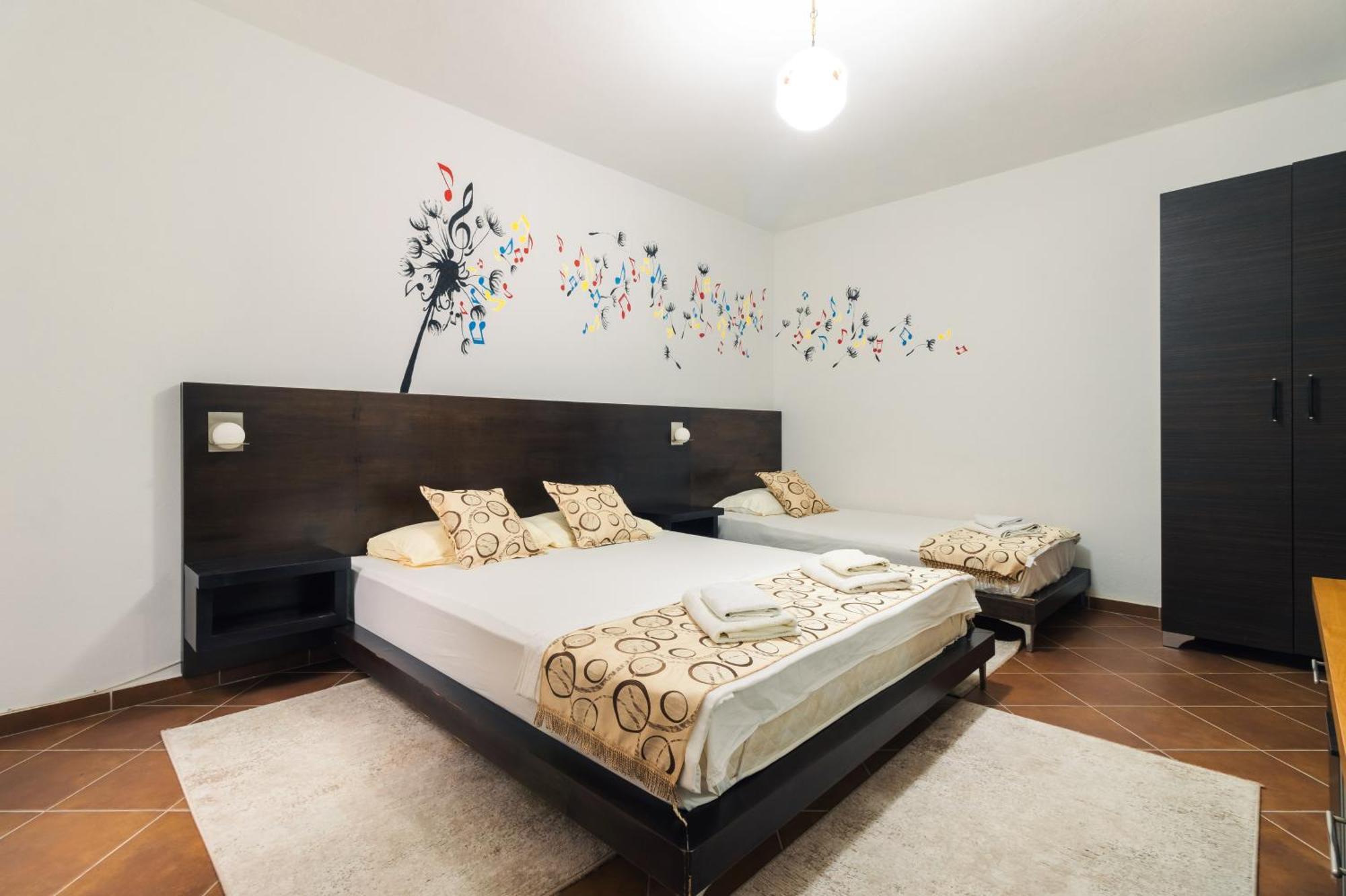 Apartments Fourroses ウルツィニ エクステリア 写真